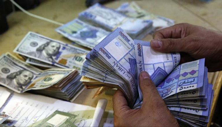 كم بلغ سعر صرف دولار السوق السوداء عصر اليوم؟