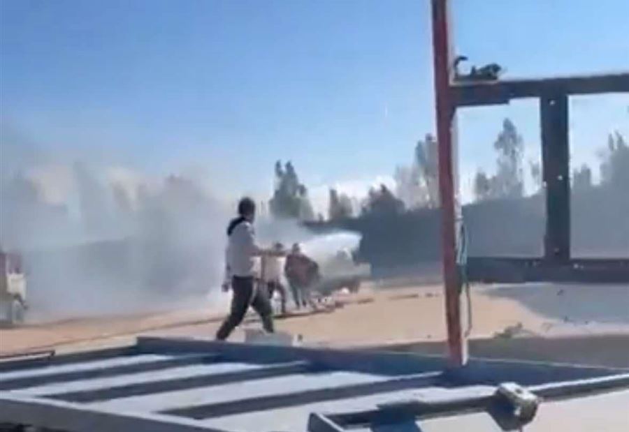 انفجار صهريج غاز, عكار, مأساة عكار, وفاة في انفجار غاز, الحماية من الغاز, حريق في عكار, التحقيق في الحادث, الغاز المنزلي, فرق الدفاع المدني, حوادث لبنان, الأمن العام اللبناني, تسرب الغاز, الحوادث المنزلية, حماية الأمن اللبناني, الأسباب المحتملة للانفجار, Gas tank explosion, Akkar, tragedy in Akkar, death in gas explosion, gas safety, Akkar fire, incident investigation, domestic gas, civil defense teams, Lebanon accidents, Lebanese security forces, gas leak, household accidents, Lebanese security, causes of explosion