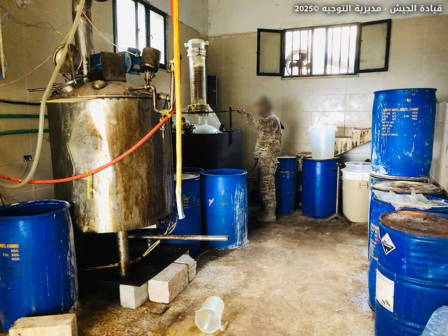 الجيش اللبناني، الحدود اللبنانية السورية، مداهمة معمل كبتاغون، مكافحة المخدرات في لبنان، الكبتاغون في لبنان، تهريب المخدرات عبر الحدود، القوات اللبنانية، مديرية المخابرات، مواد أولية لتصنيع المخدرات، مكافحة تجارة المخدرات، الأمن الوطني في لبنان، التحقيقات القضائية في لبنان، مهربو المخدرات، الكبتاغون السوري، عمليات الجيش اللبناني، مكافحة تصنيع المخدرات، تهريب المخدرات، الهرمل لبنان، جرائم المخدرات في لبنان، القضاء اللبناني, Lebanese Army, Lebanese-Syrian border, Captagon factory raid, drug manufacturing Lebanon, Captagon in Lebanon, drug smuggling across borders, Lebanese security forces, Intelligence Directorate Lebanon, raw materials for drug manufacturing, combating drug trade, Lebanon national security, judicial investigations Lebanon, drug traffickers, Syrian Captagon, Lebanese Army operations, dismantling drug factories, drug trafficking, Harf al-Samaqa Lebanon, drug crimes Lebanon, Lebanese judiciary